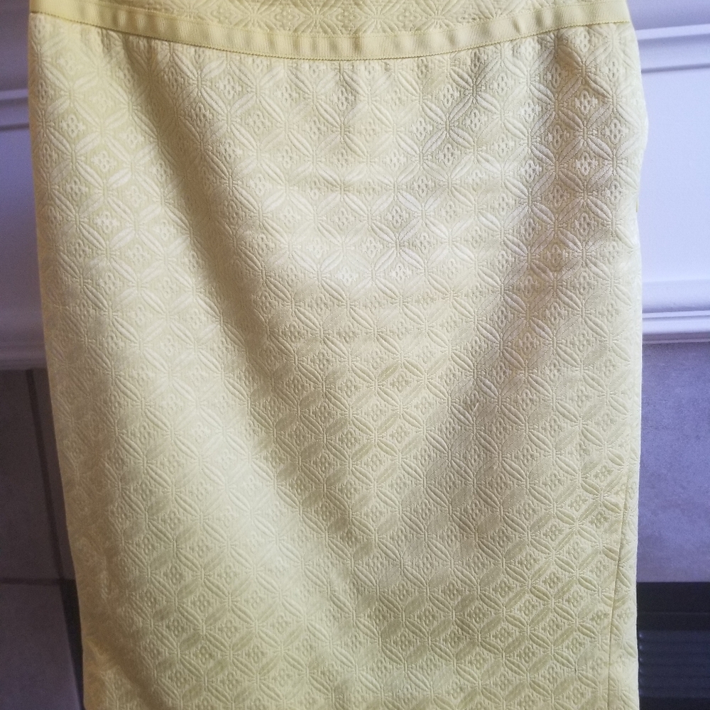 Beautiful bright yellow, The Limited skirt, size 0